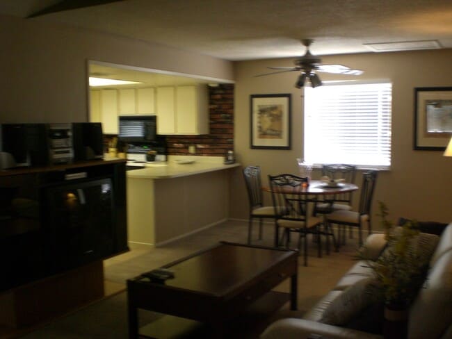 Building Photo - Two bedroom, one bathroom, third floor con...
