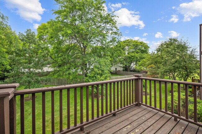 Building Photo - 164 White Branch Ct