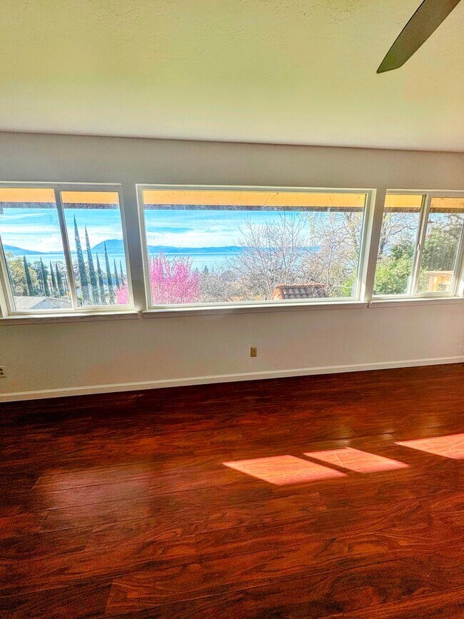 Building Photo - 3201 Springe St