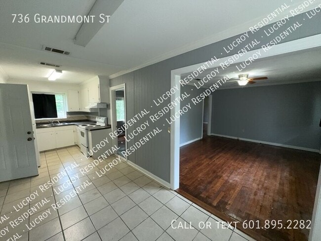 Building Photo - 736 Grandmont St