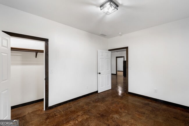 Building Photo - 620 Stiles Rd