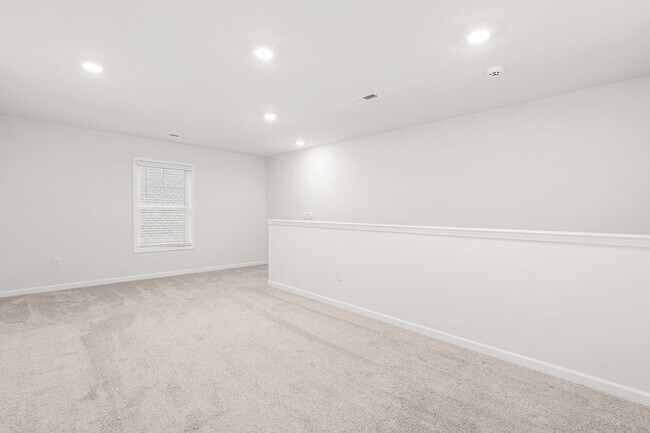 Building Photo - Amazing Durham Location - Easy commute to RTP, Brier Creek