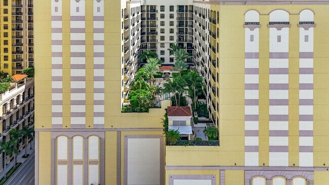 Building Photo - 801 S Olive Ave
