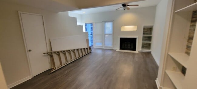 Building Photo - 1055 Quinn St