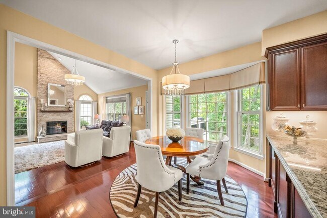 Building Photo - 5667 Lonesome Dove Ct