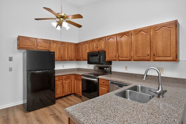 Building Photo - 137 Pepper Ridge Cir