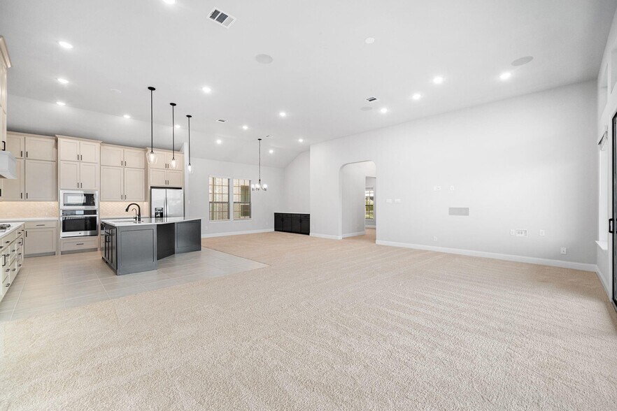 Building Photo - 2300 Fairwater Mews