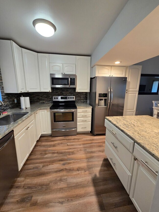 Building Photo - 1118 Villa Ln