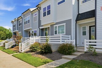 Building Photo - Like-New LoSo Townhome | 3BR + Loft | 2-Car Garage | Move-In Ready