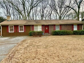 Building Photo - 1005 Eastview Rd NE