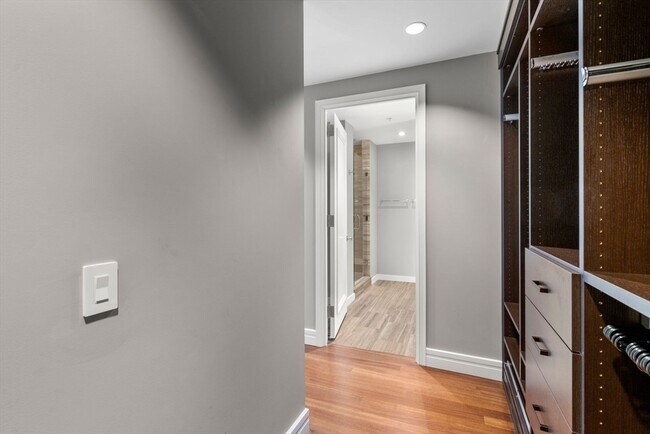 Building Photo - 1 Avery St