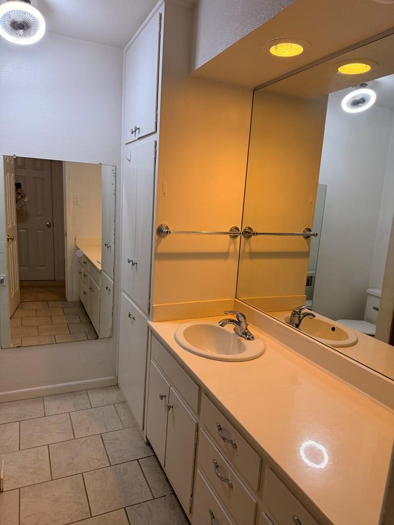 Building Photo - 1617 E 49th St