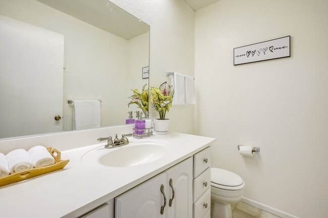 Building Photo - Gorgeous Quail Meadow Condo 2 bedroom / 1.5 bath