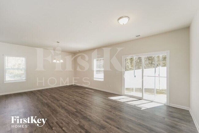 Building Photo - 2094 Cypress Village Dr NW