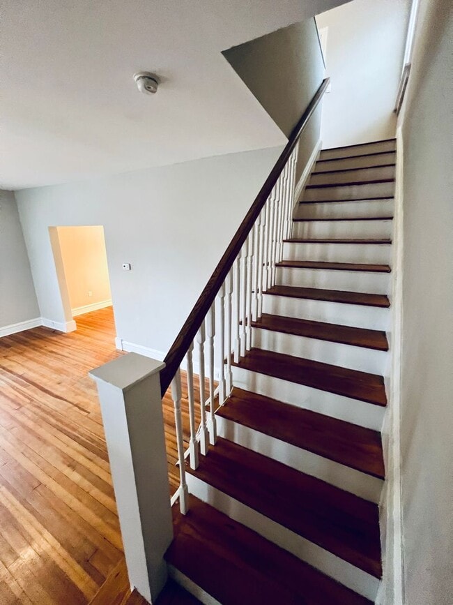 Building Photo - Beautifully Renovated 4bdrm/2bth Home Located in Richmond's Southside!!