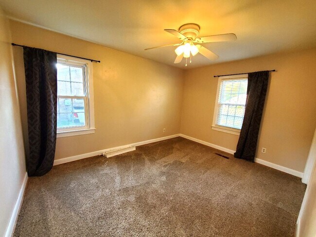 Building Photo - Lots of Space And Large Lot.