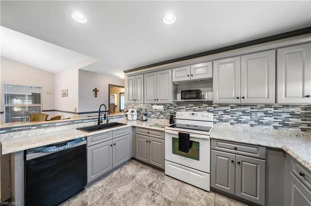 Building Photo - 703 NE 23rd Terrace