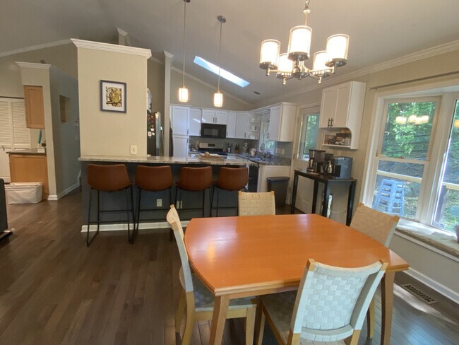 Building Photo - 6 Hunters Ridge Dr