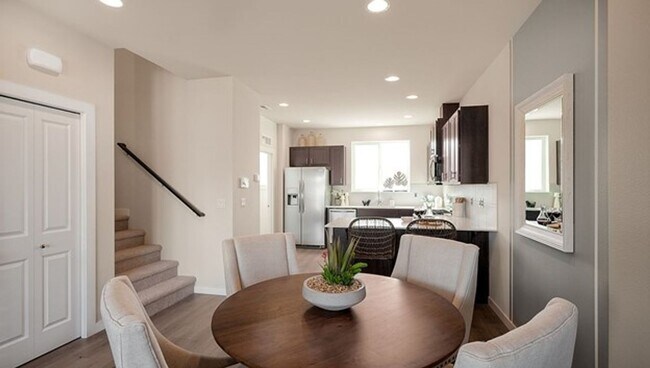 Building Photo - Spacious and Beautifully Landscaped Single...