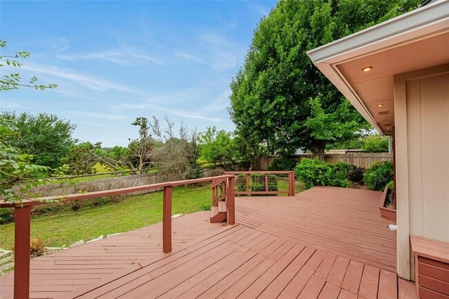 Building Photo - 8129 Hawick Dr