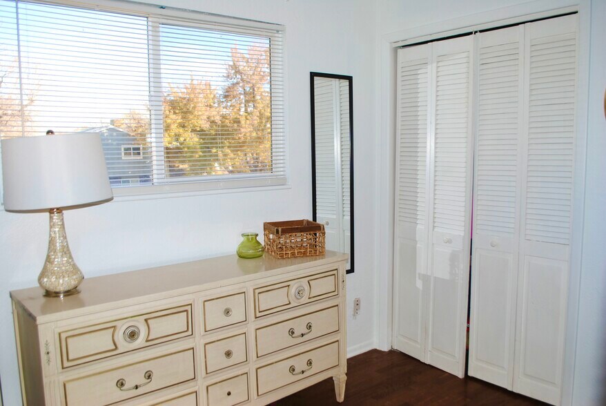 Building Photo - 2751 S Reed St