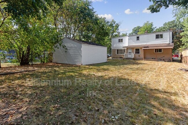 Building Photo - 24034 Meadowlark St