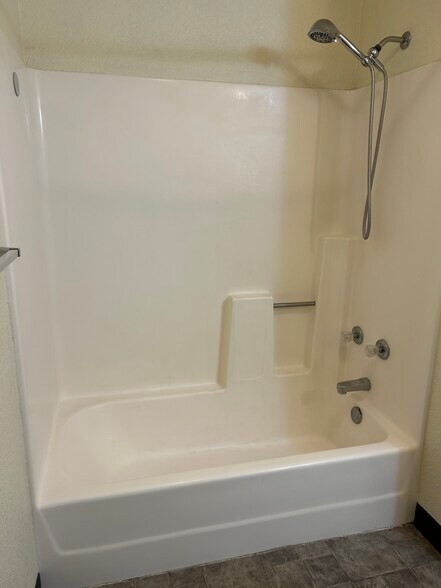 Building Photo - 4022 Garden Ct