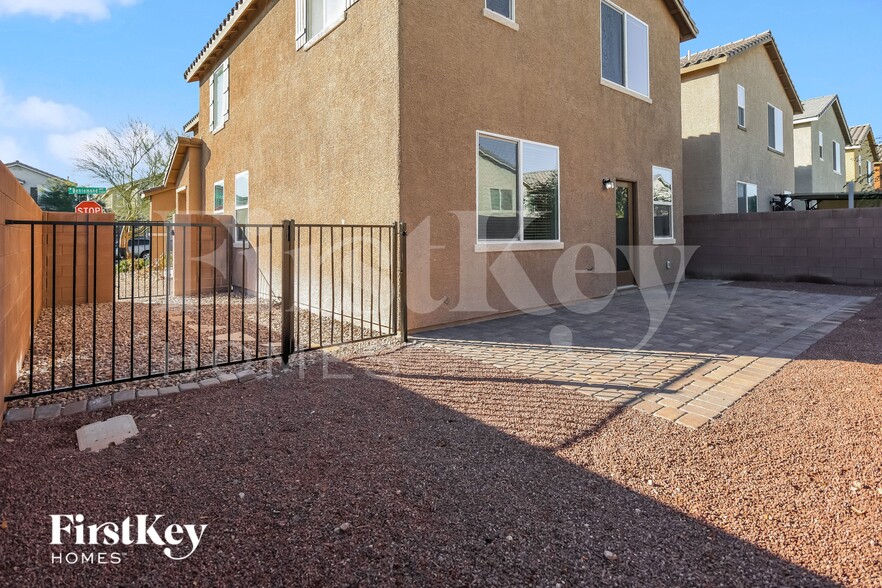 Building Photo - 7380 Benlomond Ave