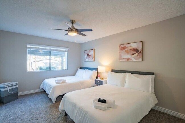 Building Photo - 8550 E McDowell Rd