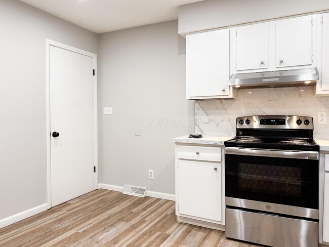 Building Photo - 1828 Bairsford Dr