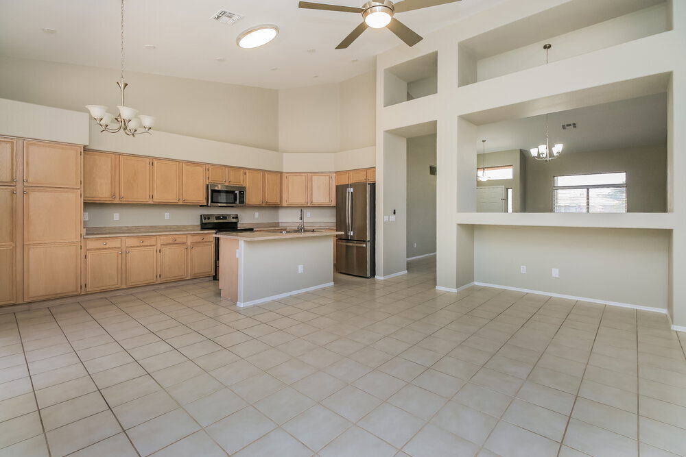 Building Photo - 1542 E Sunrise Way