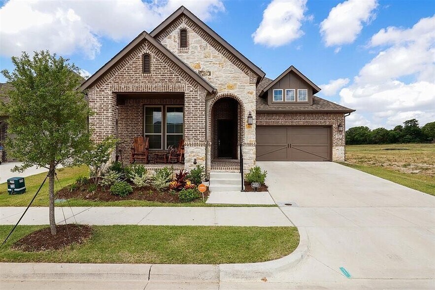 Primary Photo - 2213 Laguna Dr