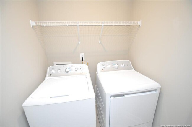 Building Photo - 200 Misty Pike Dr