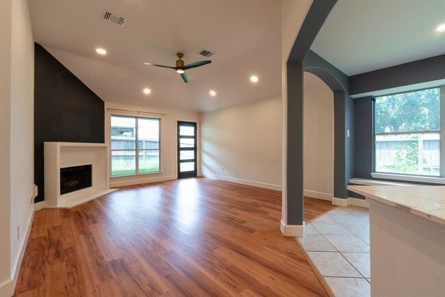 Building Photo - 17002 Analisa Cir