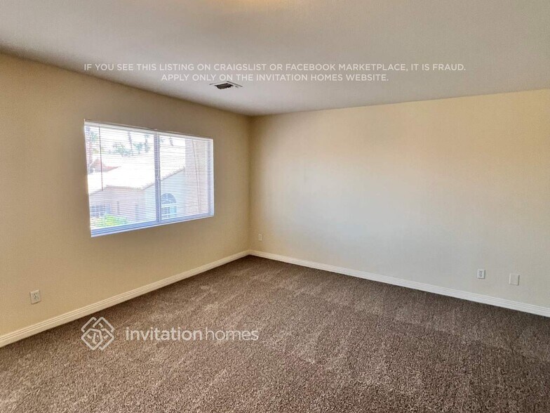 Building Photo - 280 Plaza Carmelina Ct