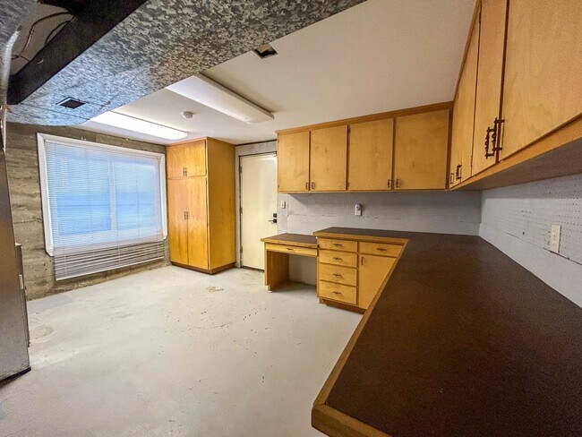 Building Photo - 1550 Corina Dr SE
