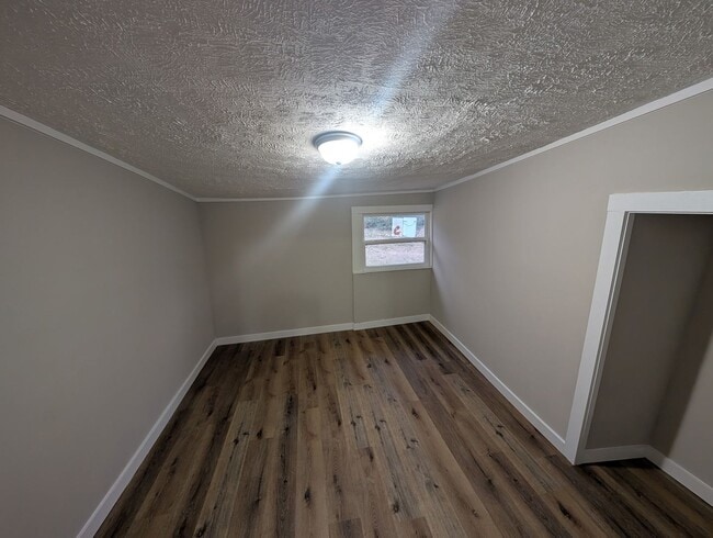 Building Photo - 222 Lenoir Ave