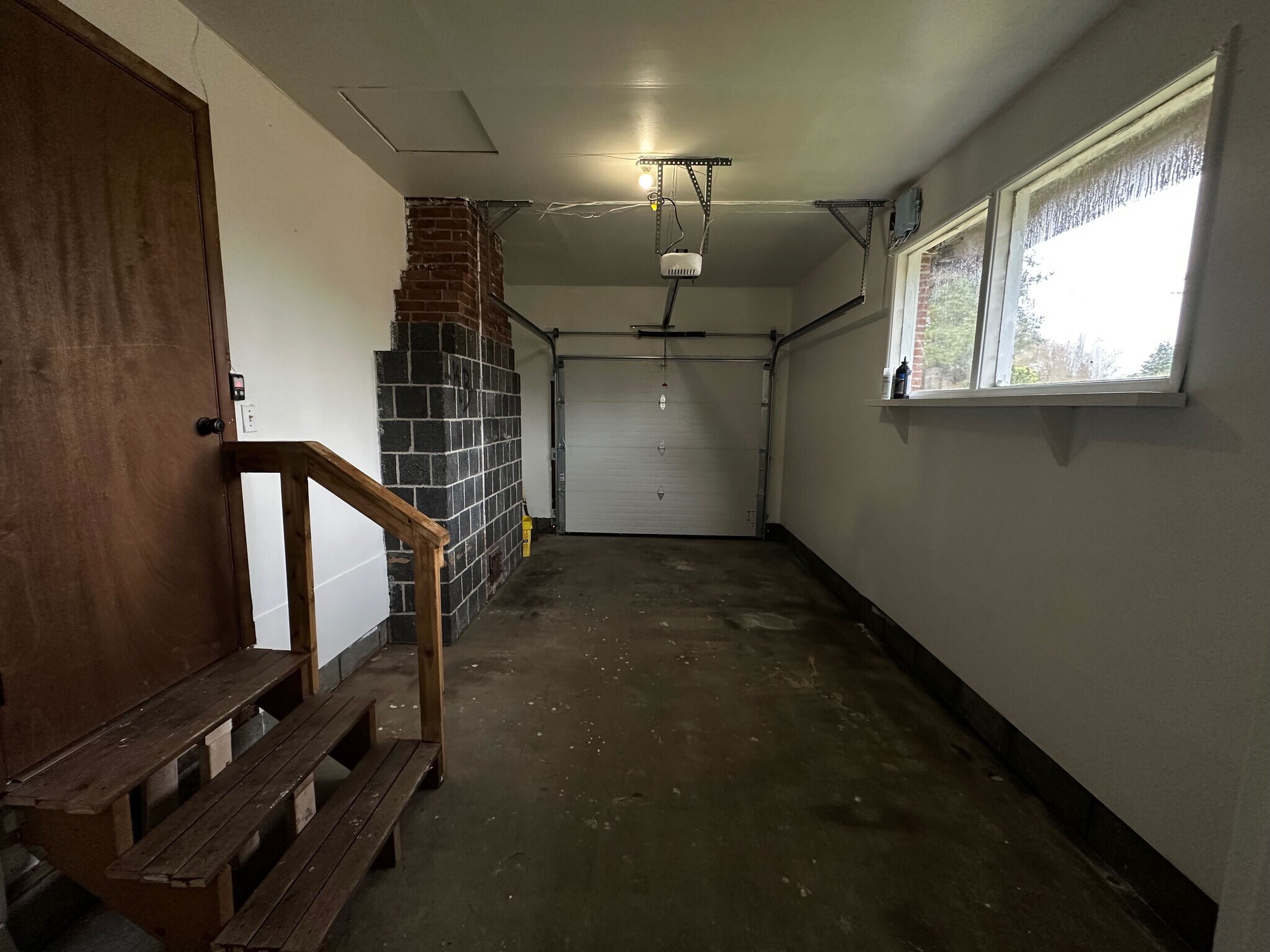 Building Photo - 8311 Bridgeport Way SW