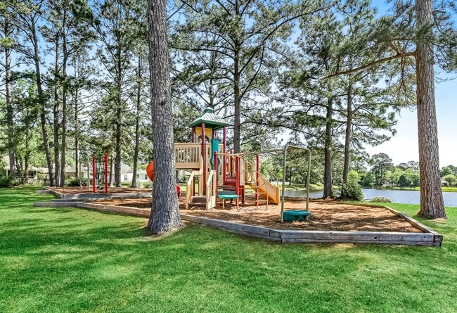 Building Photo - Gorgeous 3 Bed/ 2 Bath Single- Family Home