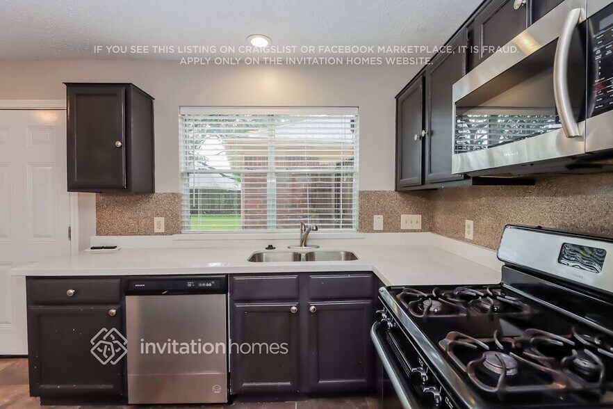 Building Photo - 2010 Dublin Dr