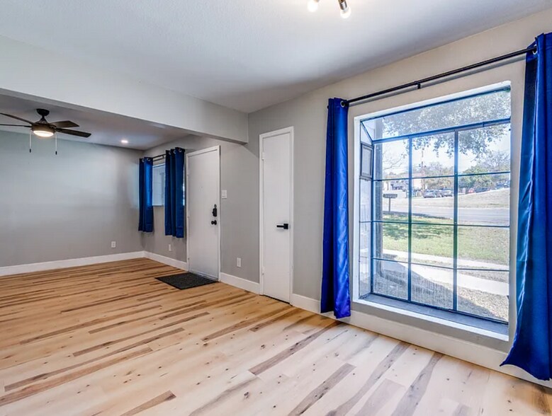 Building Photo - 601 Bracewood Cir