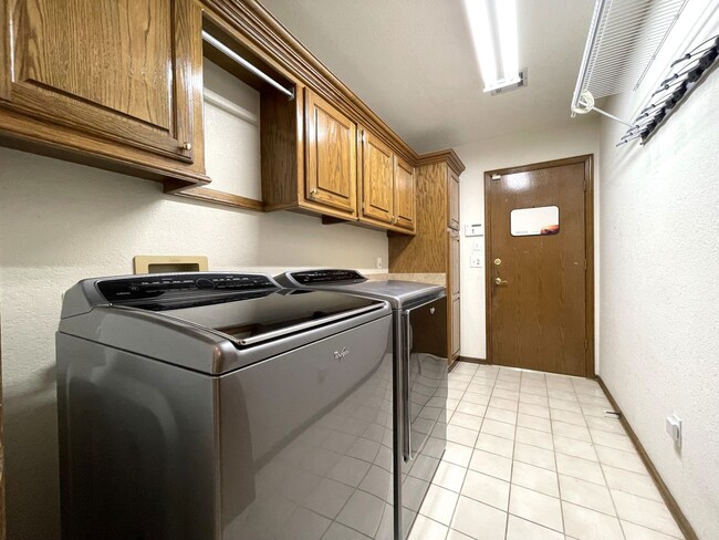 Building Photo - 12409 Hastings Rd