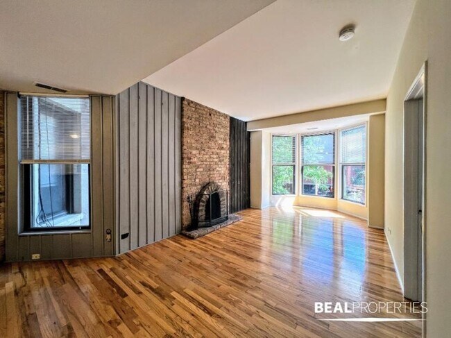 Building Photo - 2 bedroom in CHICAGO IL 60657