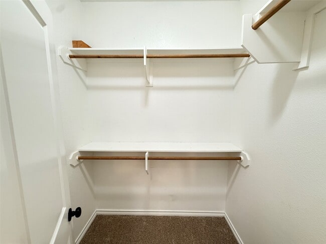 Building Photo - 3828 Black Hawk Ln