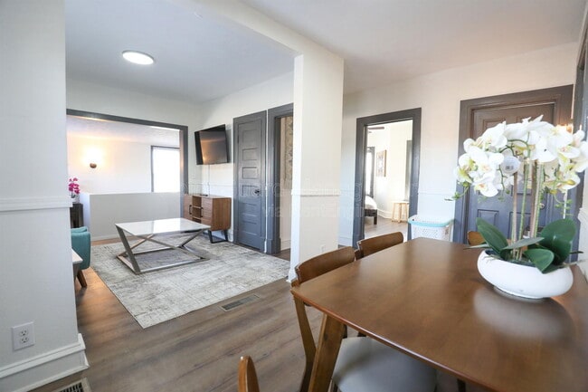 Building Photo - 3004 Marcy St