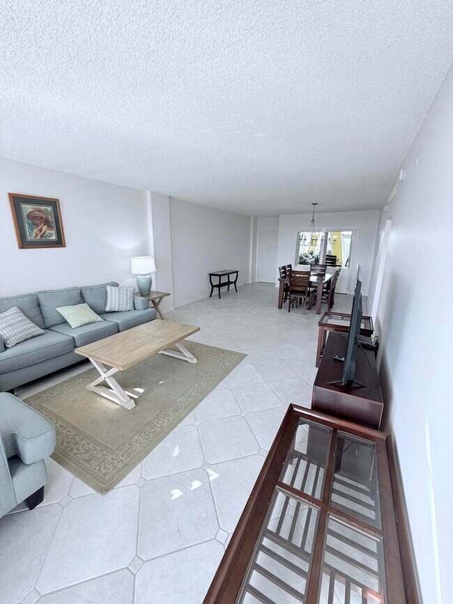 Building Photo - 2851 S Ocean Blvd