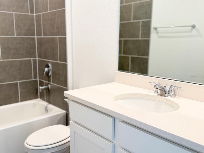 Building Photo - 1327 Normandy Dr