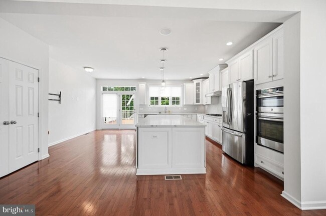 Building Photo - 24267 Purple Finch Dr