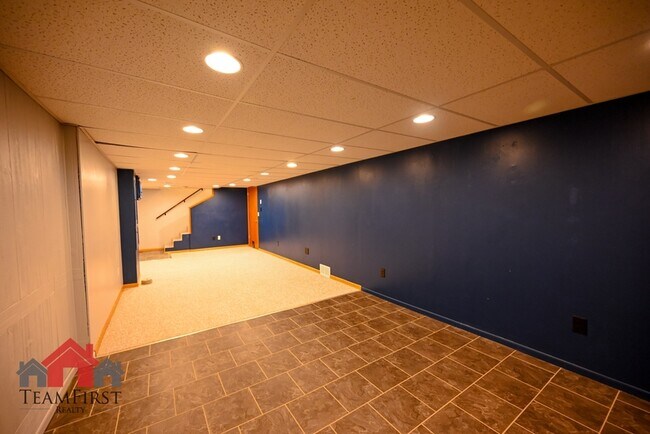 Building Photo - 2401 S Walden Ave