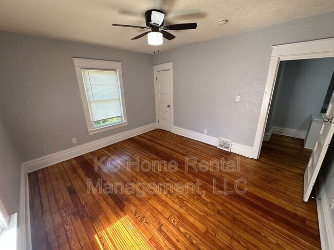 Building Photo - 6118 S Benton Ave